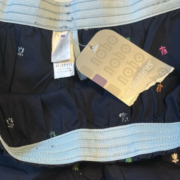 No Boundaries Black Casual Shorts with Multicolor Embroidery - Picture 2 of 7